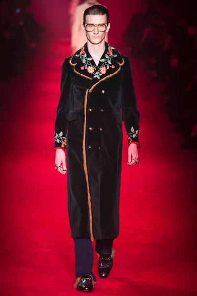 Look 49